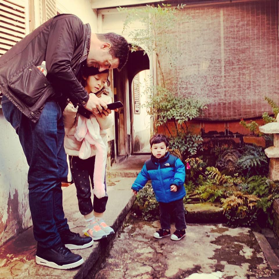 嫁給幸福！艾莉絲孕期難熬「洋尪異地帶女兒」化身神隊友　曝「第二胎才享受當媽」與小孩學成長