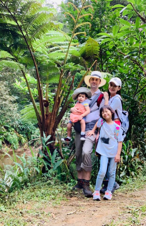 嫁給幸福！艾莉絲孕期難熬「洋尪異地帶女兒」化身神隊友　曝「第二胎才享受當媽」與小孩學成長