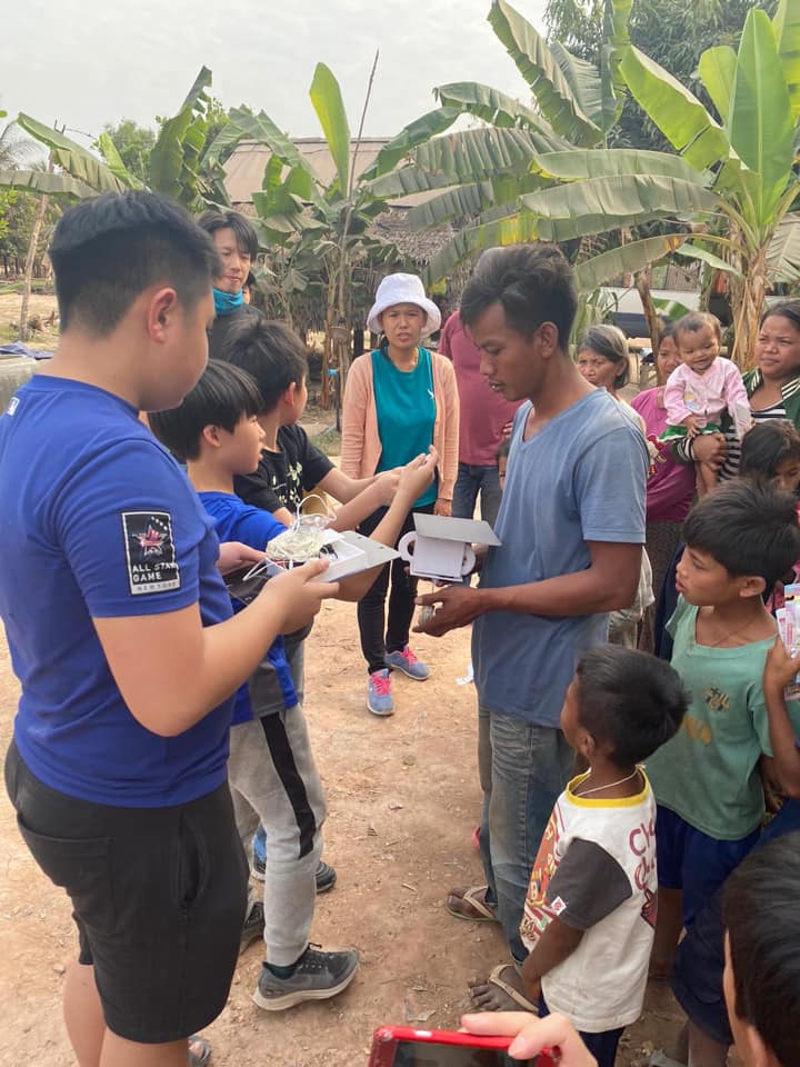 郁方帶3兒女「赴柬埔寨當志工」!目睹「當地窮困生活」:孩子看完全沈默 此行最大收穫:反思惜福