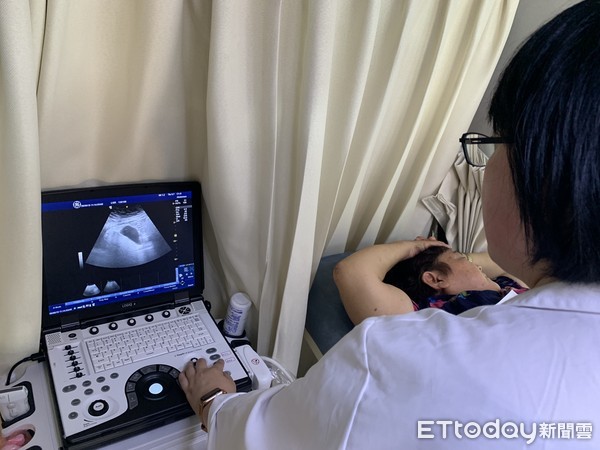 48小時沒睡！陳時中「牙醫出身」背景超強大：健保幕後推手　曝任內超狂政績「讓台灣超標世界5年」