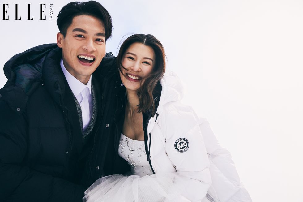 照顧她一輩子❤ 許孟哲「在雪地甜摟愛妻」曬絕美婚紗照 回家衣服亂丟「一路默替她收拾」:要做就不要唸