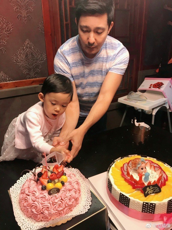 婚後成超級奶爸!立威廉為照顧愛妻「推工作損失6千萬」 「5國混血女兒長大」面容精緻如芭比