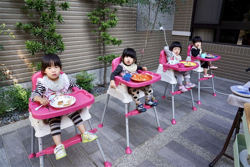 最強媽媽!獨自照顧四胞胎「疲累翻4倍」學會放寬心 月開銷2萬起跳「靠習慣撐過」感謝老公打拚賺錢