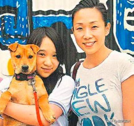 情路太坎坷!54歲林憶蓮承認與「小11歲男友」8年情斷,前夫李宗盛卻娶小27歲嬌妻,現狀差距大