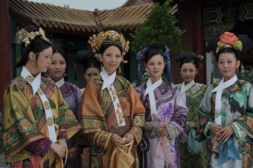 清宮劇都太假！皇后根本不屑於宮鬥，嬪妃跟皇後作對簡直是「飛蛾撲火」