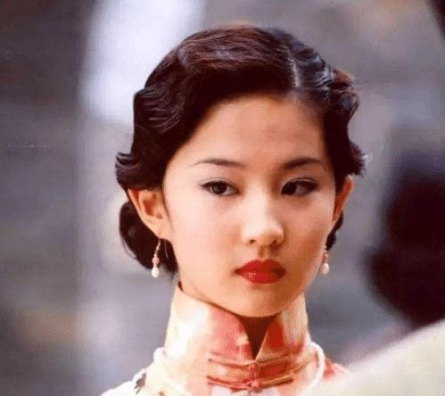 「明星剛出道的樣子」你能認出幾個?安以軒眼睛好小,田馥甄變化最大,沒想到她最神似仙女