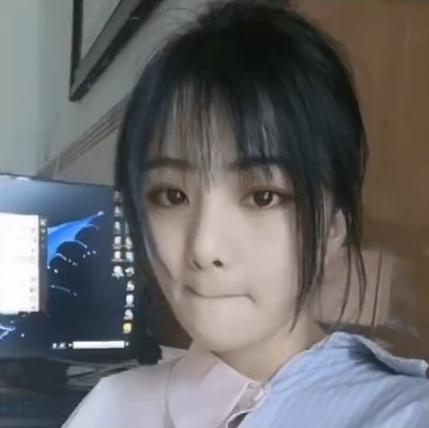 嘴唇超違和！小姐姐「抿嘴笑」迷倒眾生　張嘴瞬間「女神形象瞬間幻滅」網友哭喊：又失戀了