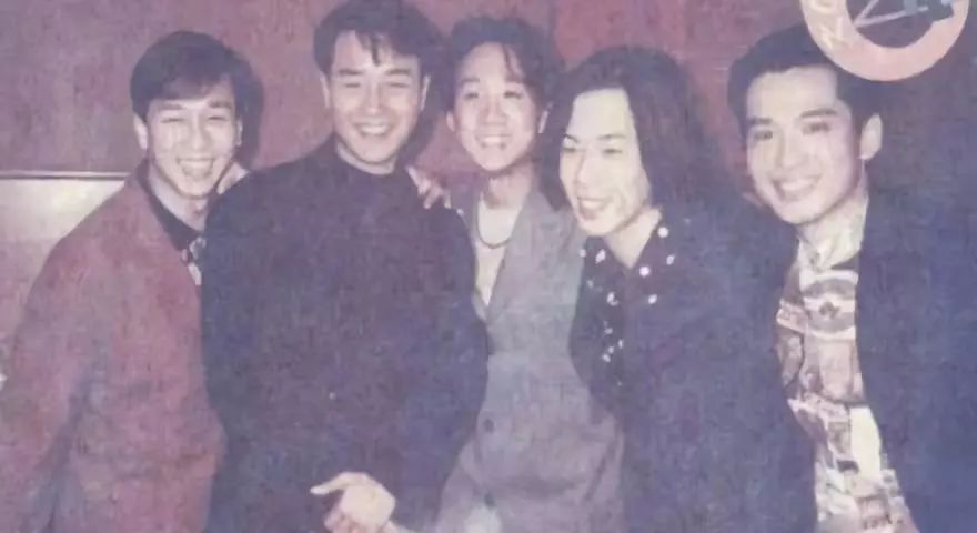 大明星的罕見合照！網整理「不會再有第二張」的珍貴畫面　看到「他倆的昔日合影」網全哭：真的成絕響！