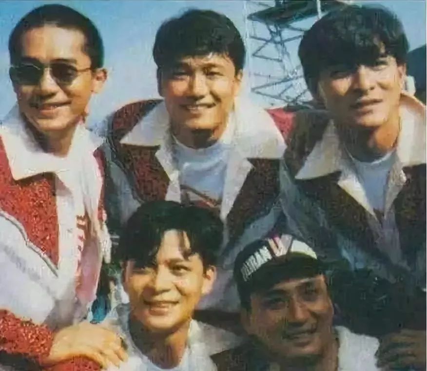 大明星的罕見合照！網整理「不會再有第二張」的珍貴畫面　看到「他倆的昔日合影」網全哭：真的成絕響！