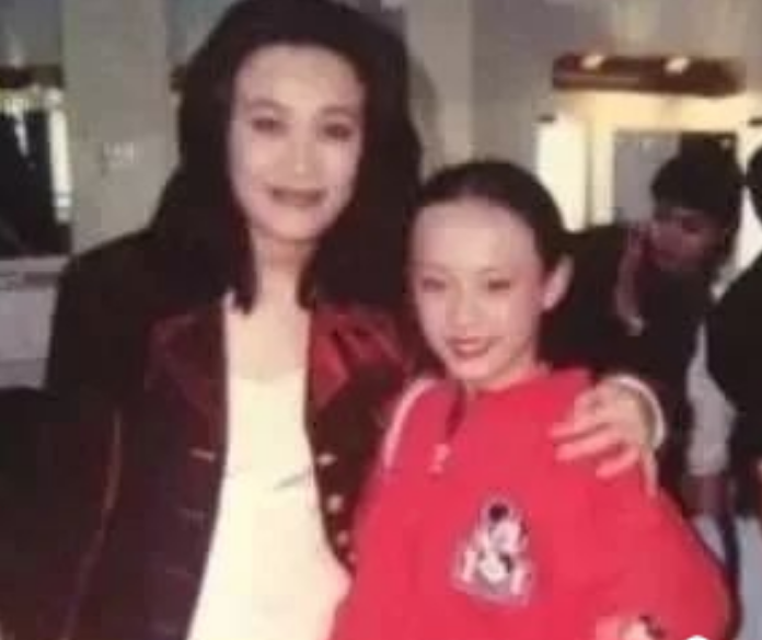 大明星的罕見合照！網整理「不會再有第二張」的珍貴畫面　看到「他倆的昔日合影」網全哭：真的成絕響！