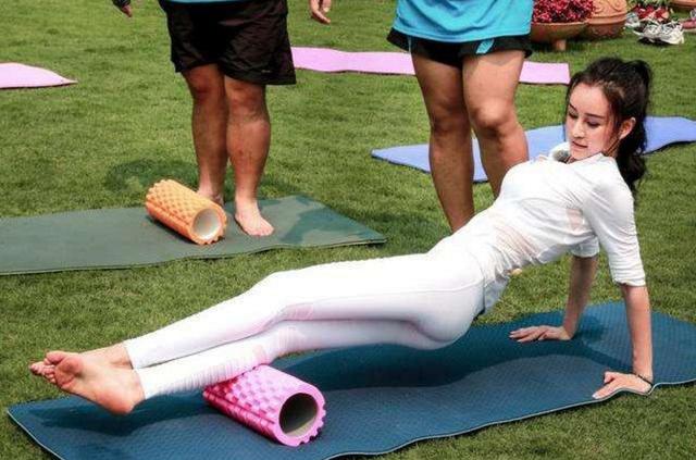 「一節課」就要10萬？本是普通瑜伽老師　被成龍相中「瞬間爆紅」