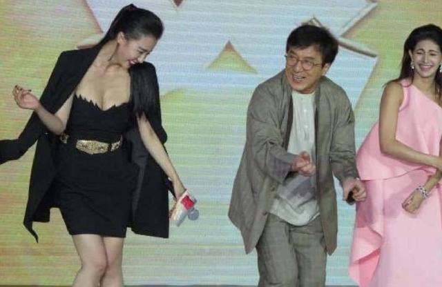 「一節課」就要10萬？本是普通瑜伽老師　被成龍相中「瞬間爆紅」