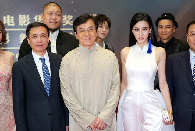 「一節課」就要10萬？本是普通瑜伽老師　被成龍相中「瞬間爆紅」