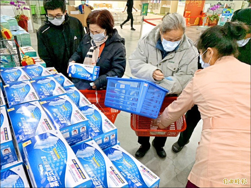 初三就開始工作！口罩工廠撐不下去「我們要停工了」　老闆透露「連操13天代價」：希望大家體諒