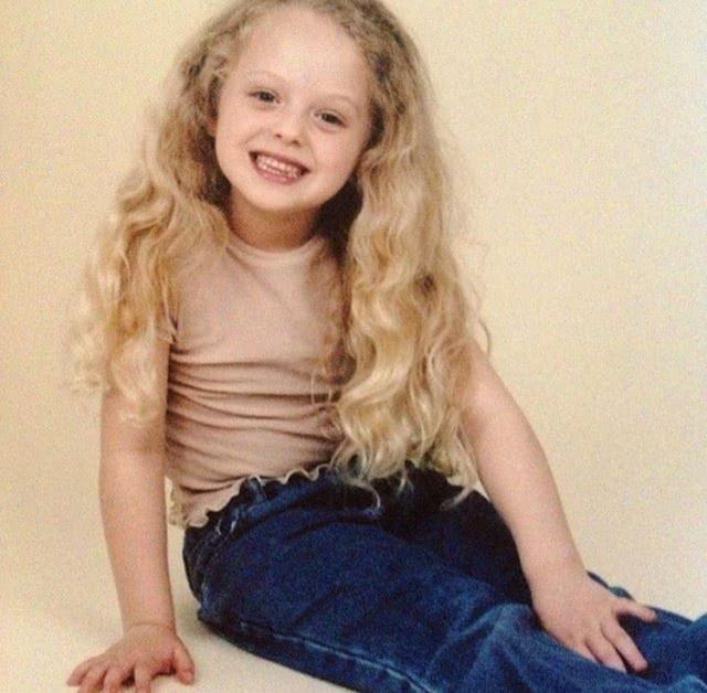 比姐姐伊萬卡靈氣!川普前妻曝二女兒昔日舊照,小蒂芬妮「波浪金髮+可愛面龐」像個精緻的洋娃娃