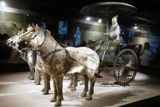 難怪能掃平六國！秦始皇「銅車上的傘」構造超強大  「隱藏新功能」引世界轟動：古代黑科技真不是浪得虛名