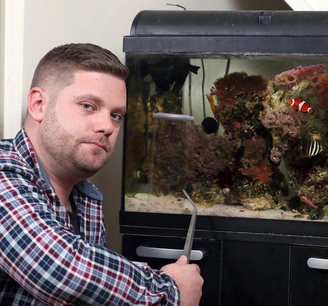 逃過一劫！魚缸驚現「陌生蝸牛」，男子上網一查    嚇出一身冷汗：幸虧沒動手