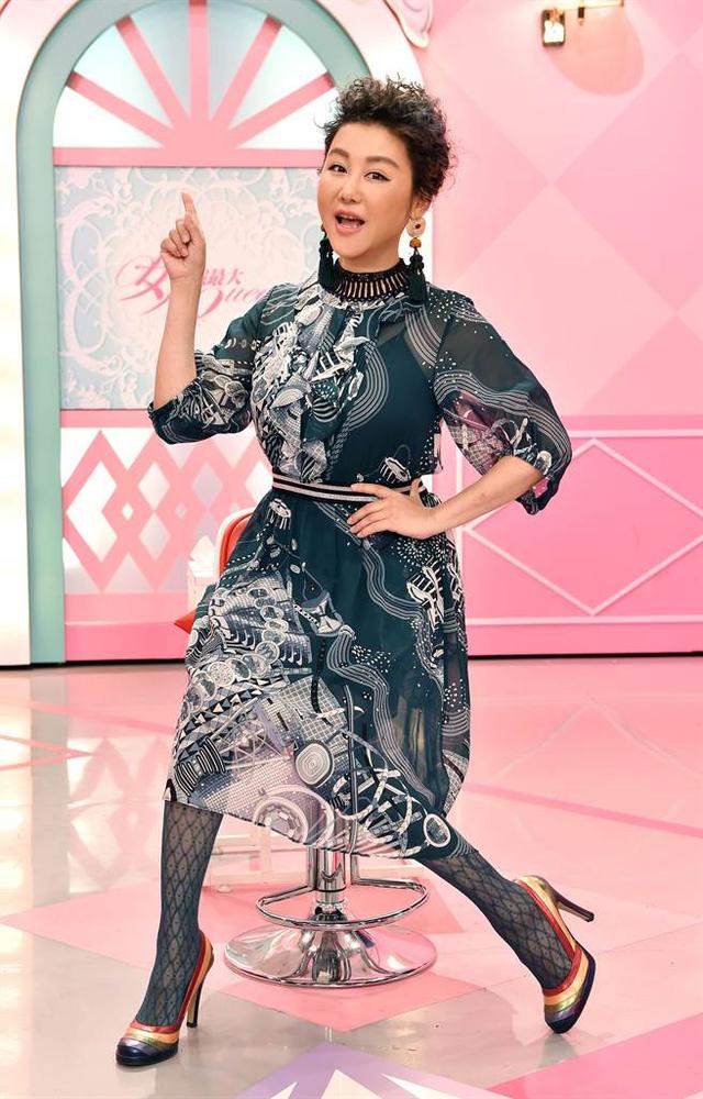 不老姐妹相聚！64歲陳美鳳與藍心湄甜蜜同框，淡妝凍齡美艷依舊