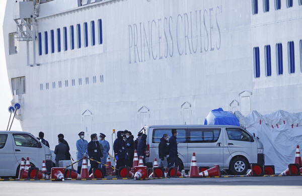 受困鑽石公主號10天！台灣85歲老翁狂咳「確診下船入院」　感謝政府幫忙「台灣防疫做得很到位」