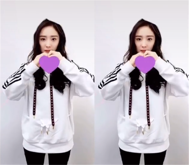 楊冪18年前舊照曝光!穿牛仔裙青澀單純,「頭戴迷彩小方巾」可愛動人:如今變身氣場女王