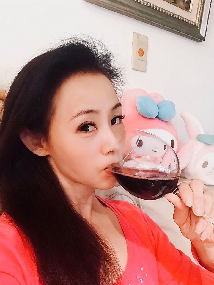 原本是甜美空姐！46歲兵家綺「歷經3次空難」轉行演八點檔　演反派走紅「為最重要男人終身不婚」全網改觀