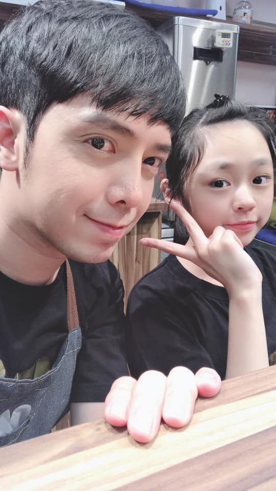 當單親爸22年!47歲男星「認了想輕生」遭女兒怒罵:以為我想出生? 如今「罕吐催淚心聲」全網動容