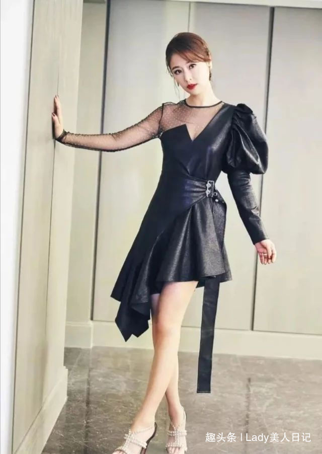 婚後徹底放開！林心如「穿超緊拉鏈裙」只拉一半，一側身「高抬腿」秀臀部曲線：都不好意思看