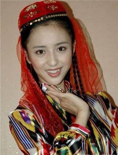 老公被爆勾2女過夜！她不哭不鬧「選擇原諒」自稱從不脆弱，「剪掉長髮」重獲新生驚艷眾人