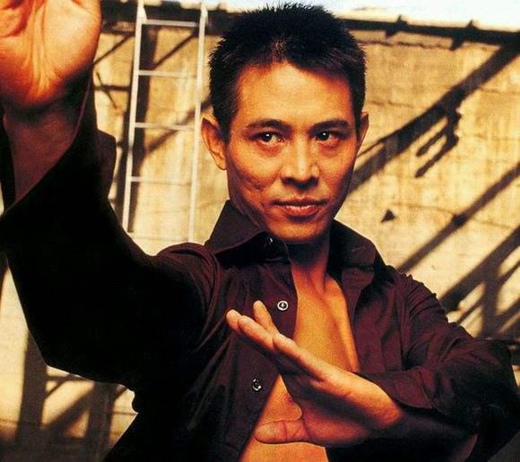 功夫巨星李連杰家庭背景很強？主持人問他爺爺是誰，答：不知道你夠不夠膽播