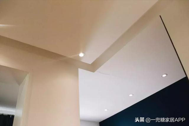 飄窗只能晾衣服？經過她獨特設計「主卧晾衣服  貨倉板當床  玩具藏地下」客廳大到可以讓兩個女兒奔跑，她家太玩太實用了