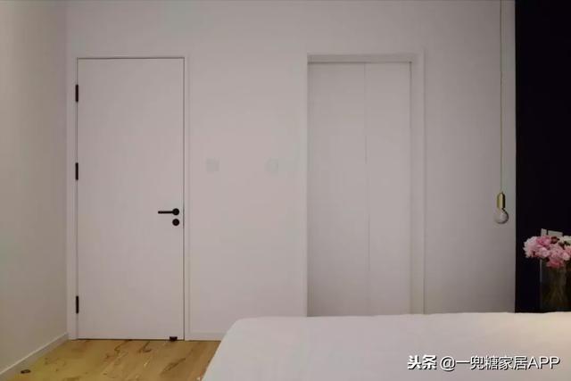 飄窗只能晾衣服？經過她獨特設計「主卧晾衣服  貨倉板當床  玩具藏地下」客廳大到可以讓兩個女兒奔跑，她家太玩太實用了