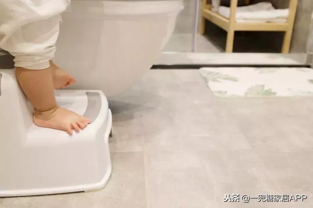 飄窗只能晾衣服？經過她獨特設計「主卧晾衣服  貨倉板當床  玩具藏地下」客廳大到可以讓兩個女兒奔跑，她家太玩太實用了
