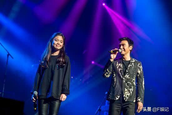 鍾鎮濤67歲生日甜曬「夫妻恩愛照」淚謝現任不離棄　女兒遺傳歌唱「台風穩健」盼當父接班人