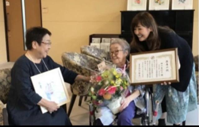 日劇《阿信》奶奶滿百歲！「一生經歷四時代」戲外超有福氣　90歲仍不停歇「臉色紅潤身體好」