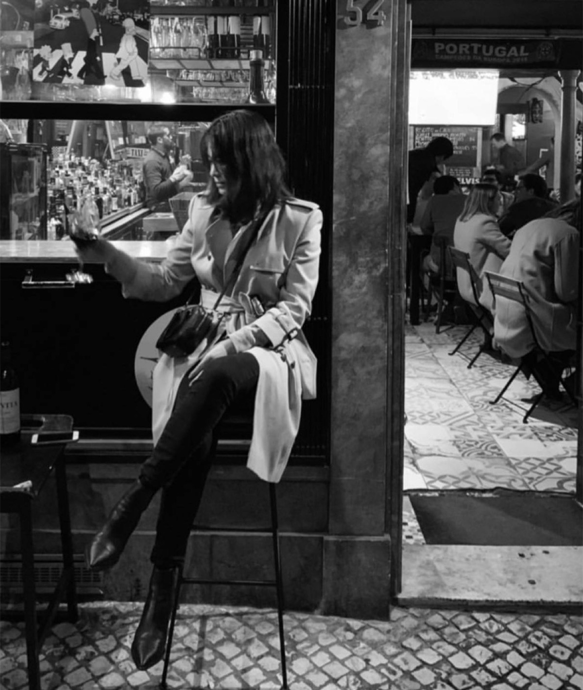 離婚後黑化成「鈕祜祿喬」！宋慧喬米蘭時裝周一身甄嬛風，「小黑裙+暗黑紅唇」霸氣到宋仲基都認不出了