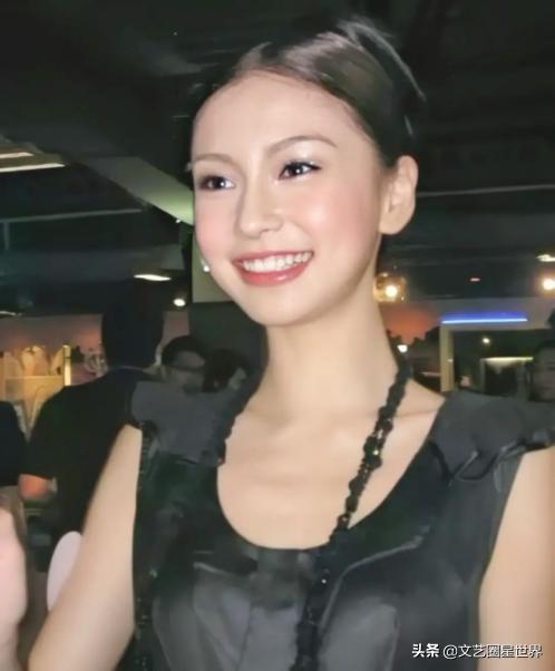 整牙堪比換臉？楊穎17歲「卸牙套後照片」曝光，「滿臉膠原蛋白+櫻桃小嘴」完全不像同一人