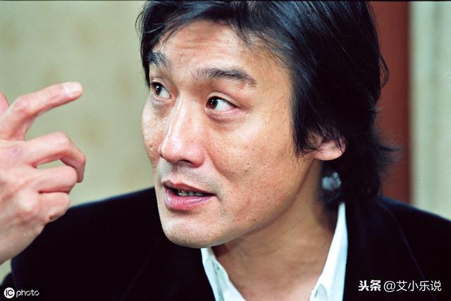 看似不登對的戀情，總有旁人不懂的深情！梁家輝妻「因病身材走樣」遭酸配不上，他始終不離不棄