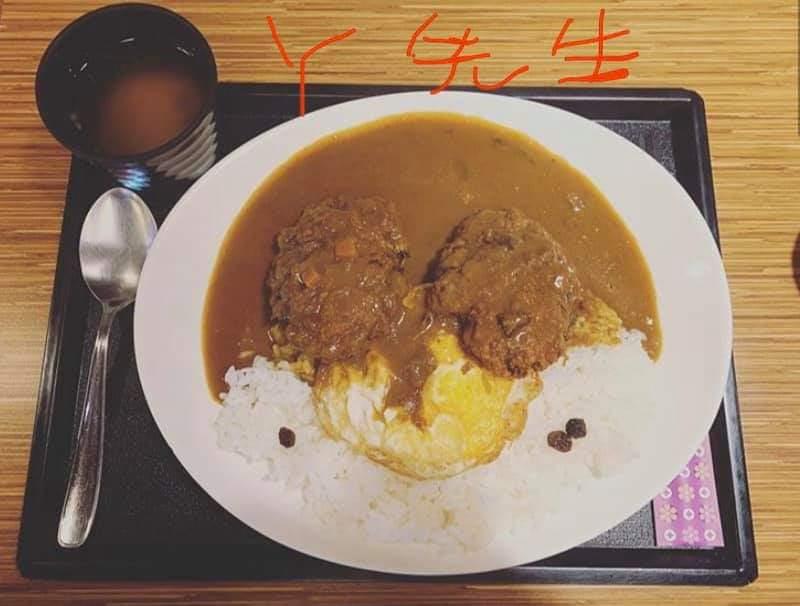 女友突然變冷淡！機智男「從咖哩飯抓包劈腿」比偵探還狂　拿出證據「對方無言了」網讚：眼力超好