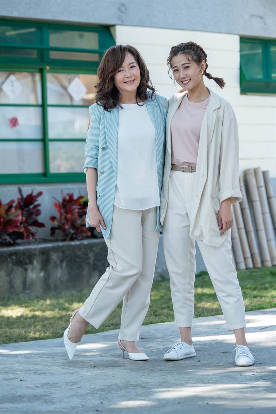 恬妞曝女兒小學畢業「就出國念書」笑小孩像長輩　「從沒敷過面膜」遺傳父母好膚質62歲超凍齡