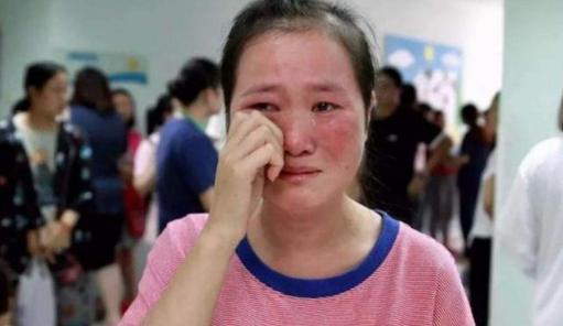 4歲女兒畫蛇獲獎！心理學閨蜜「卻讓媽媽直接報警」　到校後「心涼了半截」：所有家長要警惕