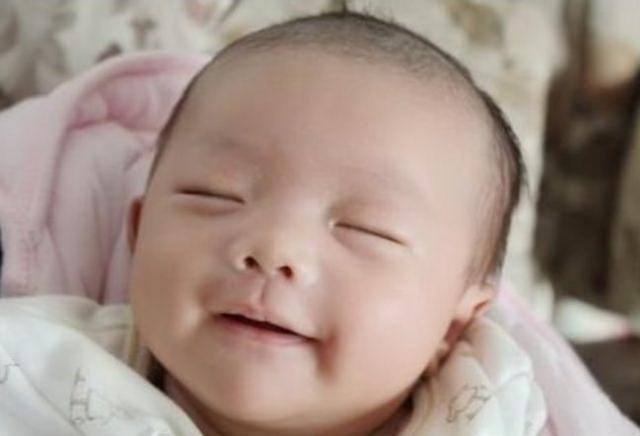 爸爸喜得千金  取名「念淑」，自認優雅有檔次，媽媽怒了：看看你姓什麼