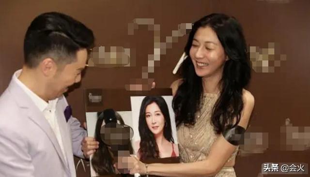 拋開過去陰霾！小龍女生母吳綺莉「低調復工重新出發」　44歲「擁小蠻腰四肢纖細」保養得宜