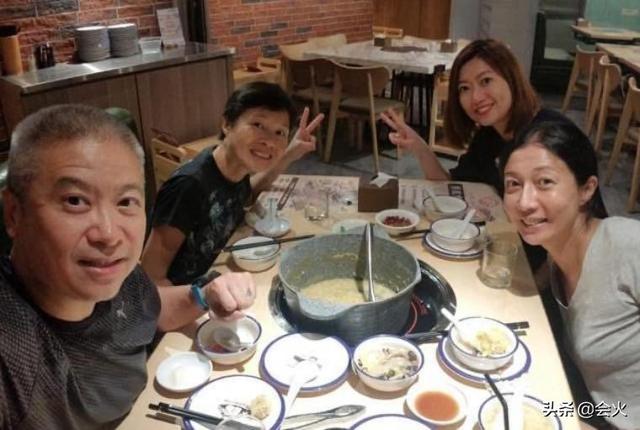 拋開過去陰霾！小龍女生母吳綺莉「低調復工重新出發」　44歲「擁小蠻腰四肢纖細」保養得宜