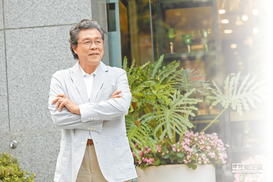 楊烈跨國婚40年「靠覺悟和堅持」謝日本妻不離棄！自曝文化差異大「為老婆做出改變」私下超寵愛
