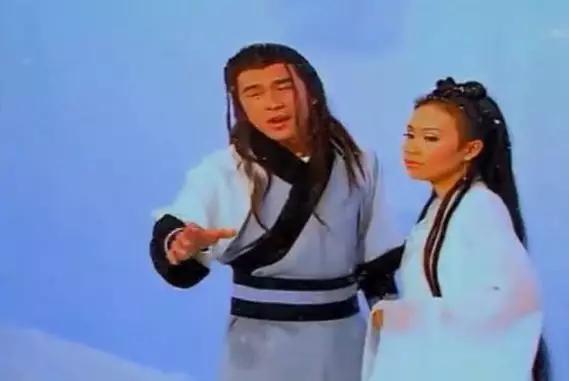 越南翻拍太毀劇！小龍女鼻孔外翻，紫薇彈琴變「宮廷蹦迪 」    容嬤嬤反成全劇最美