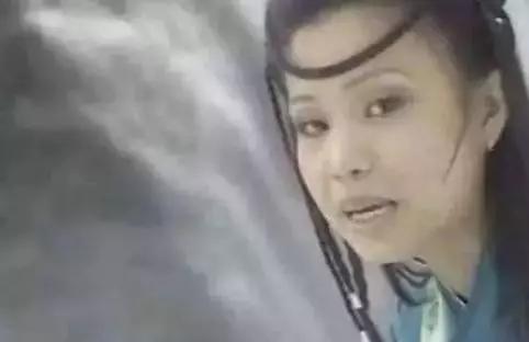 越南翻拍太毀劇！小龍女鼻孔外翻，紫薇彈琴變「宮廷蹦迪 」    容嬤嬤反成全劇最美