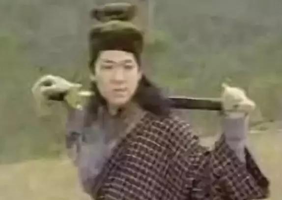 越南翻拍太毀劇！小龍女鼻孔外翻，紫薇彈琴變「宮廷蹦迪 」    容嬤嬤反成全劇最美