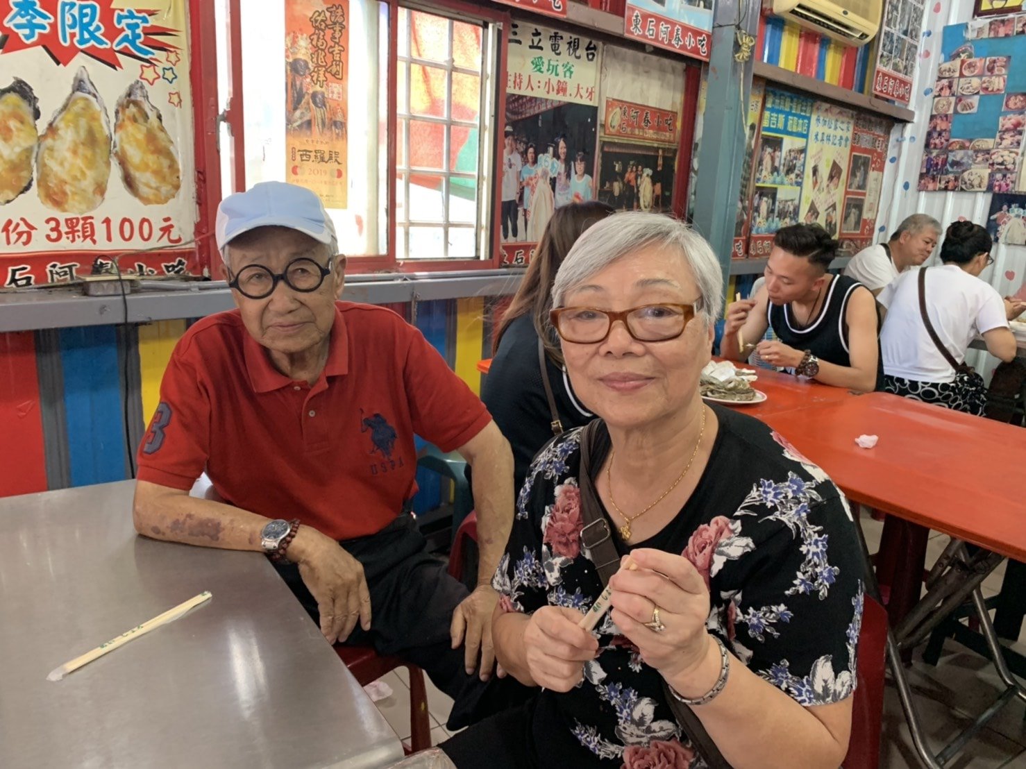 87歲脫線「患肺炎住院1個月」危及到差點插管　「險去找豬哥亮」淚謝結褵65年老伴照顧