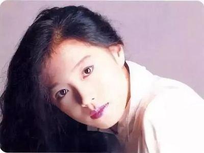 墜落人間的「一代歌姬」！她是《倩女幽魂》中小倩原型，癡情為渣男終被棄，用低沉「御姐嗓」唱盡情愁苦短