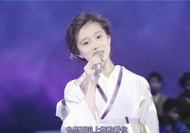 墜落人間的「一代歌姬」！她是《倩女幽魂》中小倩原型，癡情為渣男終被棄，用低沉「御姐嗓」唱盡情愁苦短